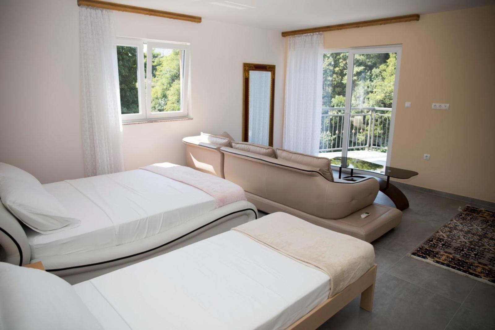 Kovac Riverfront Apartments Mostar Exterior foto